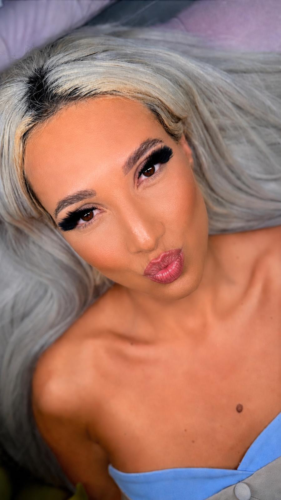 Kim Kardashian look — extensii de gene volum dramatic, curs efecte speciale